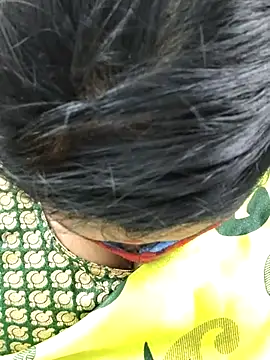 Snapshot of mallu-sumi chatting on 02/14/25, 06:29 mallu-sumi online show from 02/14/25, 06:29