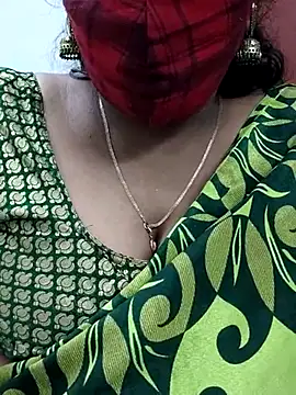 Snapshot of mallu-sumi chatting on 02/14/25, 09:32 mallu-sumi online show from 02/14/25, 09:32