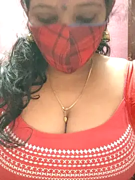 Snapshot of mallu-sumi chatting on 02/15/25, 04:25 mallu-sumi online show from 02/15/25, 04:25