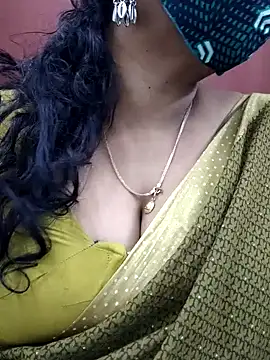 Snapshot of mallu-sumi chatting on 02/15/25, 04:45 mallu-sumi online show from 02/15/25, 04:45