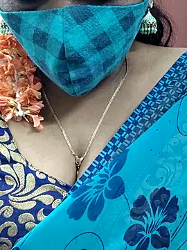 Snapshot of mallu-sumi chatting on 02/17/25, 05:43 mallu-sumi online show from 02/17/25, 05:43