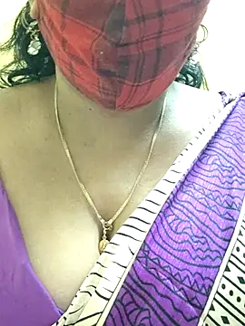 Snapshot of mallu-sumi chatting on 02/22/25, 01:57 mallu-sumi online show from 02/22/25, 01:57