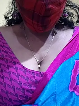 Snapshot of mallu-sumi chatting on 02/27/25, 12:21 mallu-sumi online show from 02/27/25, 12:21