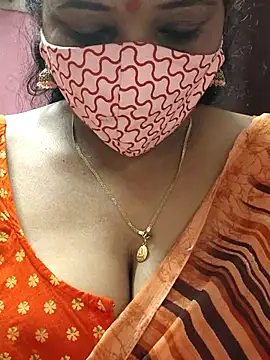 Snapshot of mallu-sumi chatting on 03/01/25, 02:15 mallu-sumi online show from 03/01/25, 02:15