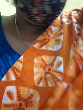 Snapshot of mallu-sumi chatting on 03/03/25, 10:20 mallu-sumi online show from 03/03/25, 10:20