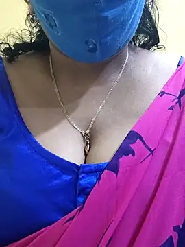 Snapshot of mallu-sumi chatting on 03/04/25, 06:39 mallu-sumi online show from 03/04/25, 06:39