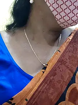 Snapshot of mallu-sumi chatting on 03/05/25, 02:23 mallu-sumi online show from 03/05/25, 02:23