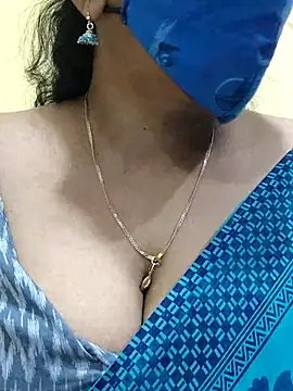 Snapshot of mallu-sumi chatting on 03/06/25, 02:51 mallu-sumi online show from 03/06/25, 02:51