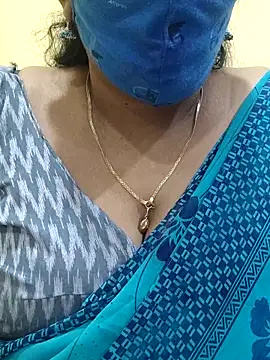 Snapshot of mallu-sumi chatting on 03/06/25, 06:26 mallu-sumi online show from 03/06/25, 06:26