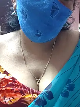 Snapshot of mallu-sumi chatting on 03/07/25, 05:51 mallu-sumi online show from 03/07/25, 05:51