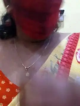 Snapshot of mallu-sumi chatting on 03/07/25, 02:01 mallu-sumi online show from 03/07/25, 02:01
