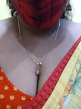 Snapshot of mallu-sumi chatting on 03/07/25, 05:28 mallu-sumi online show from 03/07/25, 05:28