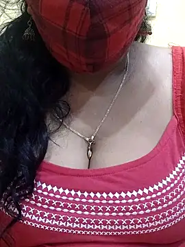 Snapshot of mallu-sumi chatting on 03/07/25, 11:38 mallu-sumi online show from 03/07/25, 11:38