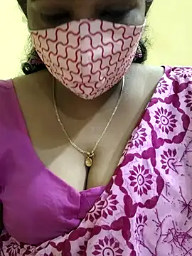 Snapshot of mallu-sumi chatting on 03/08/25, 02:30 mallu-sumi online show from 03/08/25, 02:30