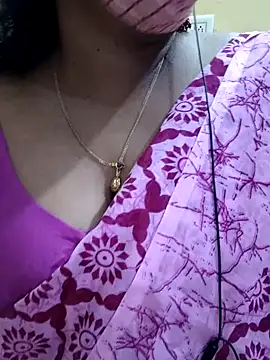 Snapshot of mallu-sumi chatting on 03/08/25, 05:33 mallu-sumi online show from 03/08/25, 05:33