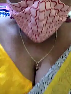 Snapshot of mallu-sumi chatting on 03/09/25, 11:46 mallu-sumi online show from 03/09/25, 11:46