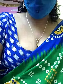 Snapshot of mallu-sumi chatting on 03/11/25, 09:15 mallu-sumi online show from 03/11/25, 09:15