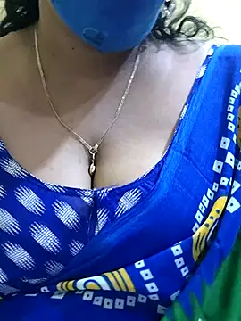 Snapshot of mallu-sumi chatting on 03/12/25, 12:20 mallu-sumi online show from 03/12/25, 12:20