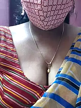 Snapshot of mallu-sumi chatting on 03/13/25, 04:49 mallu-sumi online show from 03/13/25, 04:49