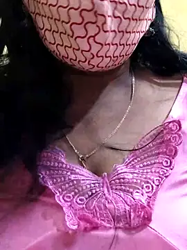 Snapshot of mallu-sumi chatting on 03/13/25, 06:45 mallu-sumi online show from 03/13/25, 06:45