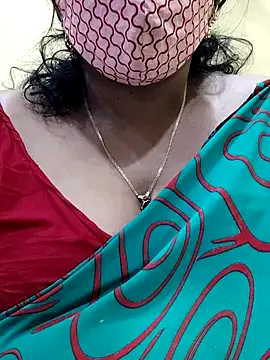 Snapshot of mallu-sumi chatting on 03/15/25, 04:54 mallu-sumi online show from 03/15/25, 04:54