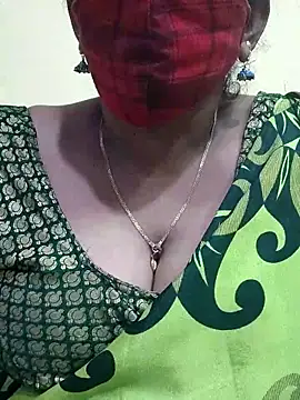 Snapshot of mallu-sumi chatting on 03/17/25, 05:16 mallu-sumi online show from 03/17/25, 05:16