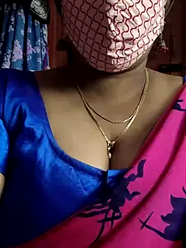 Snapshot of mallu-sumi chatting on 09/30/25, 03:55 mallu-sumi online show from 09/30/25, 03:55