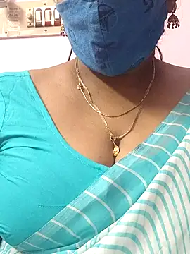 Snapshot of mallu-sumi chatting on 09/30/25, 06:35 mallu-sumi online show from 09/30/25, 06:35