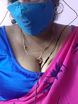 Snapshot of mallu-sumi chatting on 10/26/25, 08:09 mallu-sumi online show from 10/26/25, 08:09