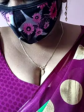 mallu-sumi online show from 04/25/26, 04:04