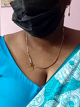 Snapshot of mallu-sumi chatting on 04/29/26, 02:04 mallu-sumi online show from 04/29/26, 02:04
