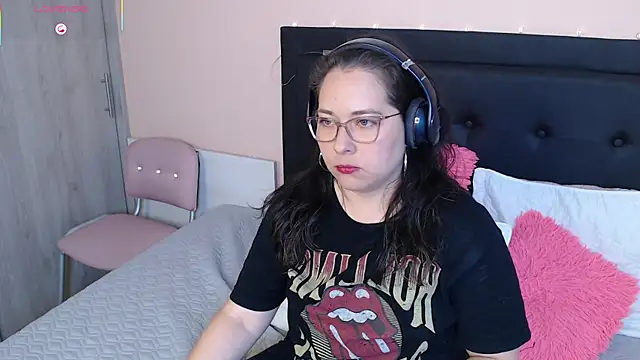 May Carlier online show from 09/09/25, 01:16