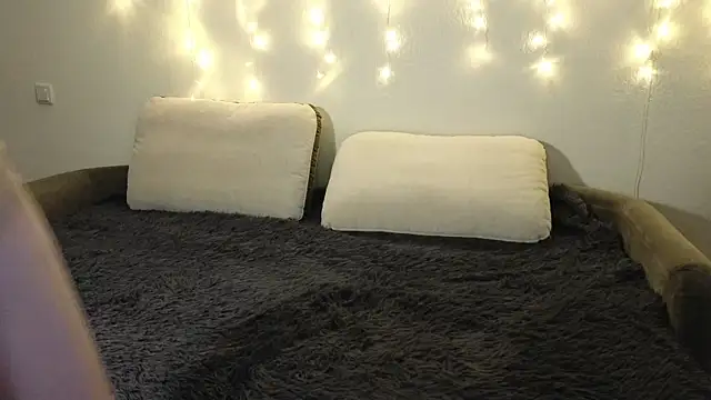 Tutti Frutt1s online show from 01/25/25, 08:10