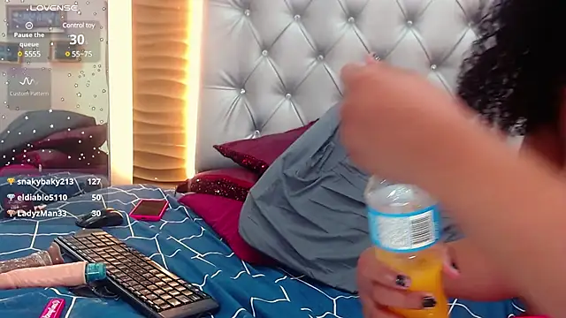 JadeSoleile online show from 02/26/25, 09:27