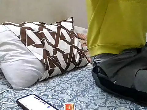 Snapshot of wknows2 chatting on 12/21/25, 05:31 wknows2 online show from 12/21/25, 05:31