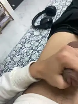 Snapshot of wknows2 chatting on 01/15/26, 08:23 wknows2 online show from 01/15/26, 08:23