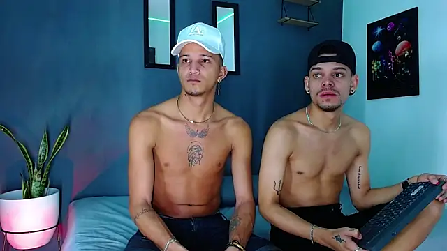 Snapshot of Friendsofeverything_ chatting on 12/02/24, 12:29 Friendsofeverything  online show from 12/02/24, 12:29