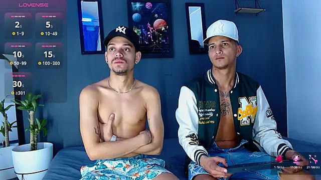 Snapshot of Friendsofeverything_ chatting on 12/21/24, 12:49 Friendsofeverything  online show from 12/21/24, 12:49