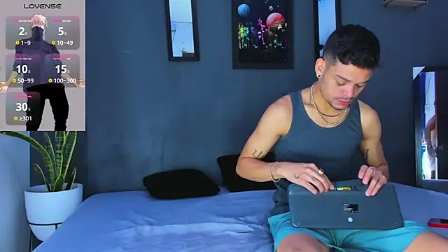 Snapshot of Friendsofeverything_ chatting on 02/19/25, 12:00 Friendsofeverything  online show from 02/19/25, 12:00