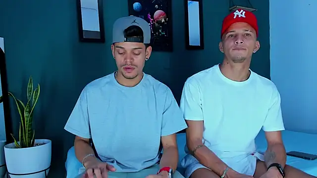 Snapshot of Friendsofeverything_ chatting on 03/02/25, 11:20 Friendsofeverything  online show from 03/02/25, 11:20