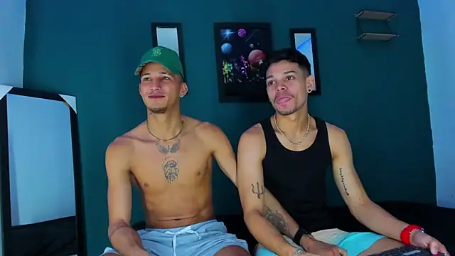 Snapshot of Friendsofeverything_ chatting on 03/10/25, 01:10 Friendsofeverything  online show from 03/10/25, 01:10