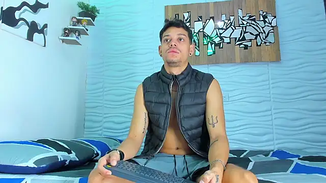 Snapshot of Friendsofeverything_ chatting on 09/19/25, 01:45 Friendsofeverything  online show from 09/19/25, 01:45