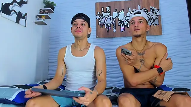 Snapshot of Friendsofeverything_ chatting on 09/23/25, 01:14 Friendsofeverything  online show from 09/23/25, 01:14