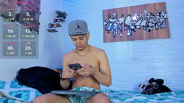 Snapshot of Friendsofeverything_ chatting on 10/09/25, 12:58 Friendsofeverything  online show from 10/09/25, 12:58