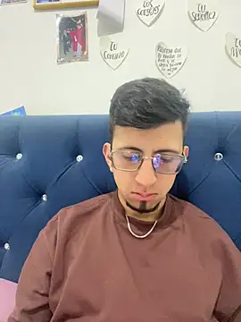 Snapshot of stivevv chatting on 07/18/26, 02:16 stivevv online show from 07/18/26, 02:16