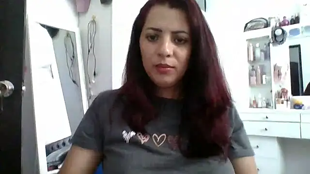 Snapshot of Anne_kis chatting on 12/14/24, 05:03 Anne kis online show from 12/14/24, 05:03