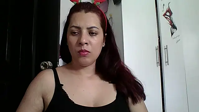 Snapshot of Anne_kis chatting on 12/18/24, 06:35 Anne kis online show from 12/18/24, 06:35
