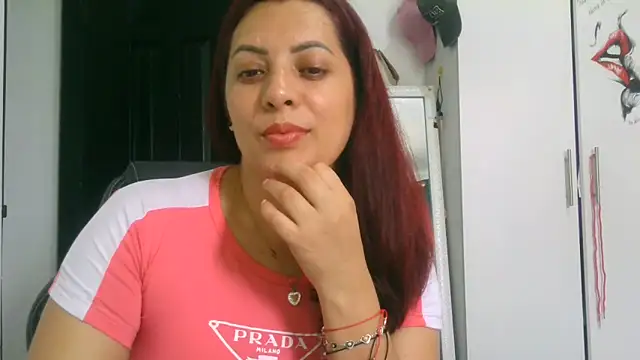 Snapshot of Anne_kis chatting on 10/17/25, 06:10 Anne kis online show from 10/17/25, 06:10