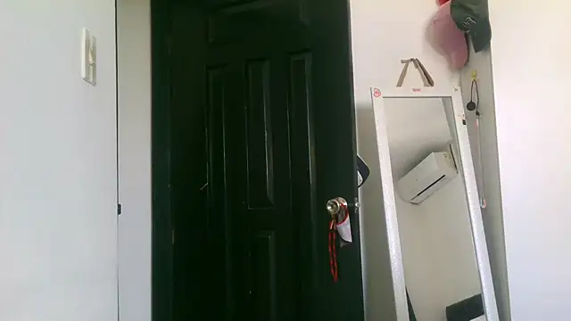 Anne kis online show from 11/10/25, 05:01