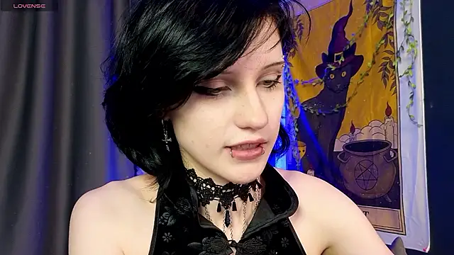 Snapshot of dark_vamp_ chatting on 12/04/24, 03:15 dark vamp online show from 12/04/24, 03:15